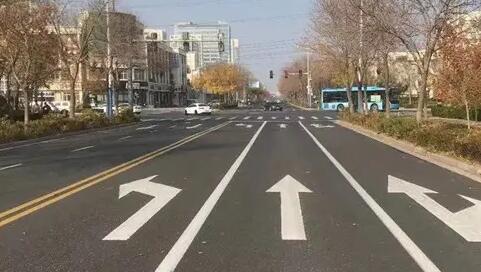 蘇州道路劃線多少錢一米造價(jià)？中穎價(jià)格合理
