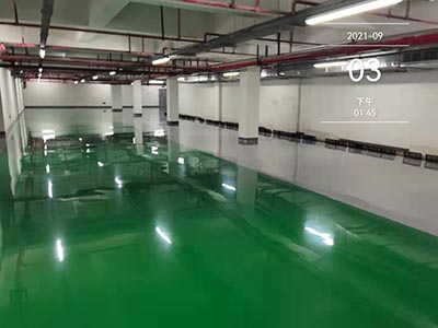 蘇州環(huán)氧地坪廠家：環(huán)氧地坪漆干燥后為何會(huì)泛白發(fā)白？
