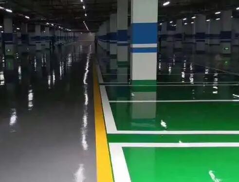 蘇州環(huán)氧地坪解析：地坪漆施工時(shí)怎么樣保護(hù)墻面、設(shè)備不被污染？