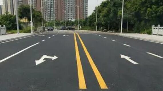 道路交通標(biāo)線寬度的具體尺寸是多少厘米？