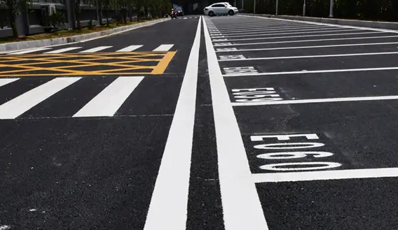 冷涂道路劃線漆貴還是熱熔漆貴？