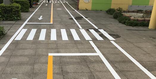 無錫醫(yī)院道路劃線找誰？江蘇中穎道路劃線口碑好