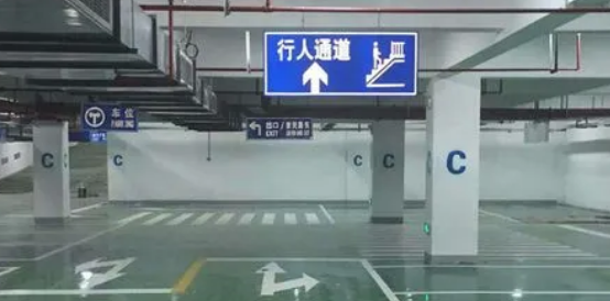 江蘇中穎專業(yè)施工團隊，您的停車場劃線專家