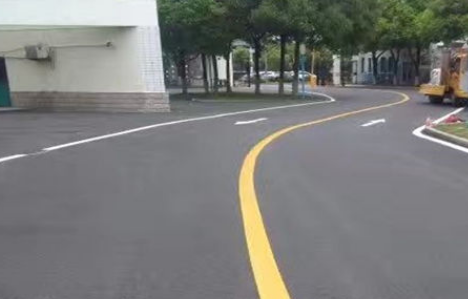 江蘇中穎定制廠區(qū)道路劃線，確保安全高效